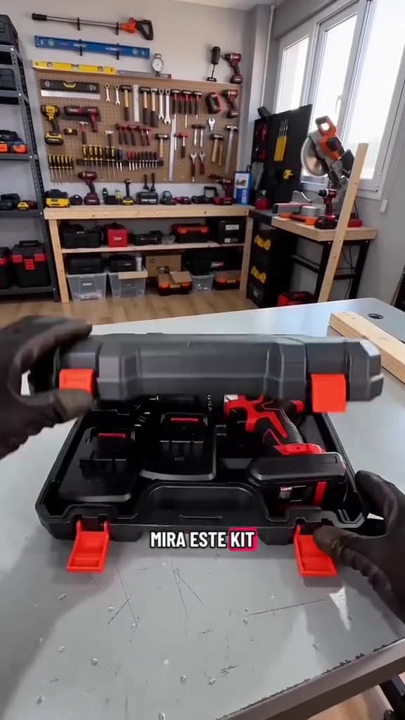 Miniatura. Vídeo: taladrando un listón de madera en el taller